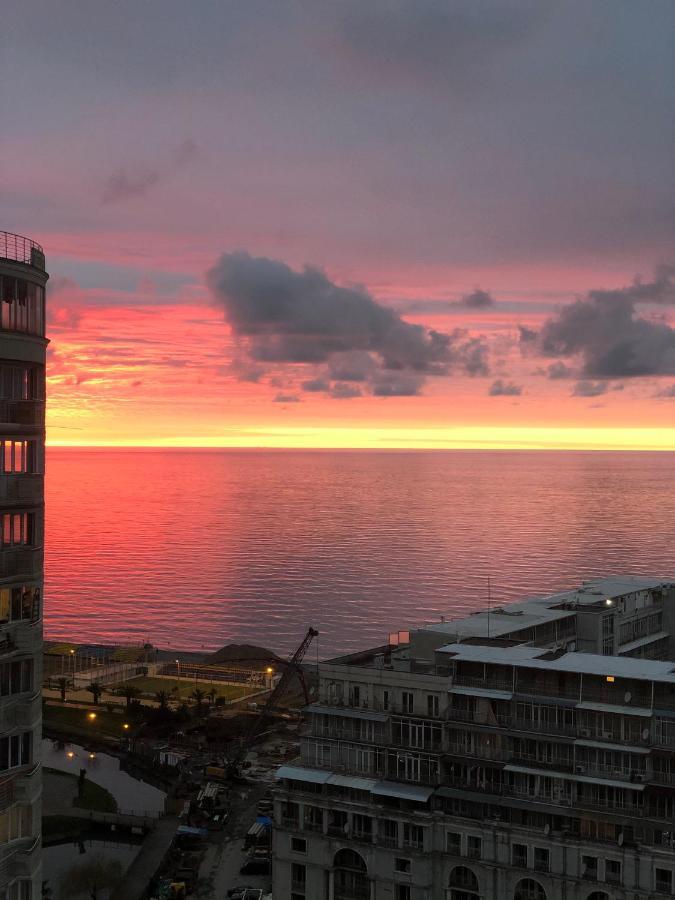Удобные Апартаменты С Видом На Море باتومي المظهر الخارجي الصورة